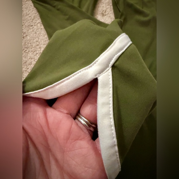 Aerie Olive Green Leggings and Sports Bra - Picture 2 of 13